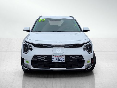 Certified 2023 Kia Niro Wind FWD image 2