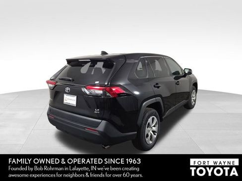 Used 2024 Toyota RAV4 LE AWD/4WD image 7