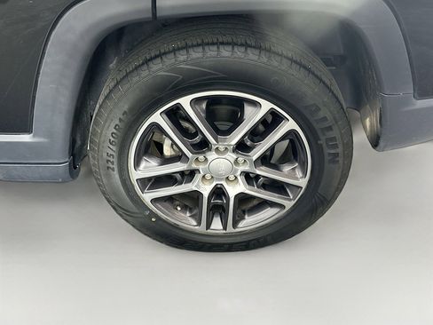 Used 2020 Jeep Compass Latitude w/ Popular Equipment Group image 11