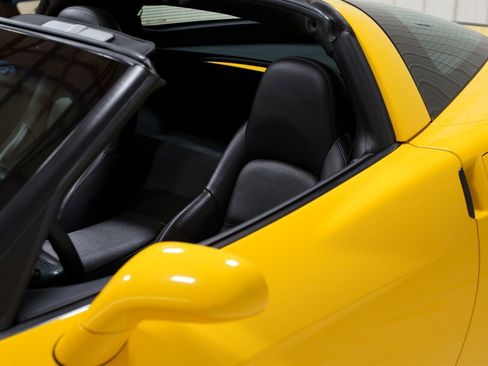 Used 2005 Chevrolet Corvette Coupe w/ Preferred Equipment Group image 30