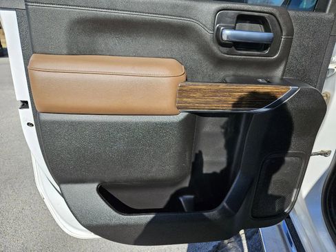 Used 2022 Chevrolet Silverado 2500 High Country w/ Z71 Off-Road Package image 24