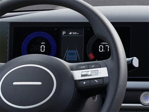 Used 2025 Hyundai Tucson SE image 16