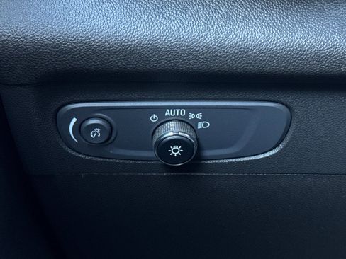 Used 2022 Buick Envision Preferred image 39