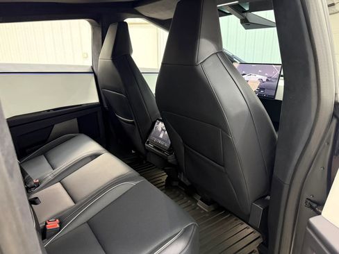 Used 2024 Tesla Cybertruck AWD Crew Cab image 17