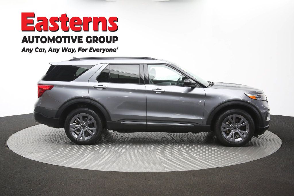 Used 2022 Ford Explorer XLT w/ Equipment Group 202A AWD/4WD image 50