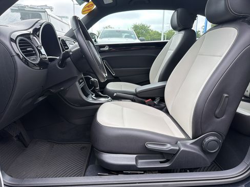 Used 2019 Volkswagen Beetle 2.0T SE w/ SE Premium Package FWD image 16