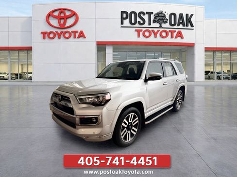 Used 2024 Toyota 4Runner Limited AWD/4WD image 5