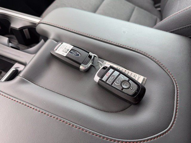 Used 2025 Ford Expedition Max Active RWD image 24