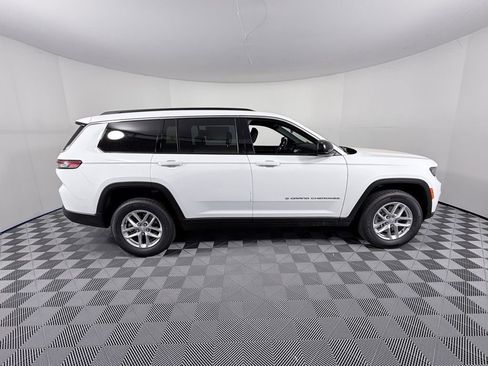 New 2026 Jeep Grand Cherokee L Laredo image 8