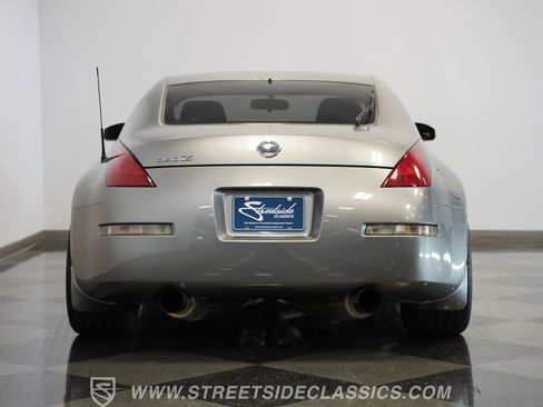 Used 2005 Nissan 350Z Coupe w/ (N93) Cargo Convenience Pkg image 27