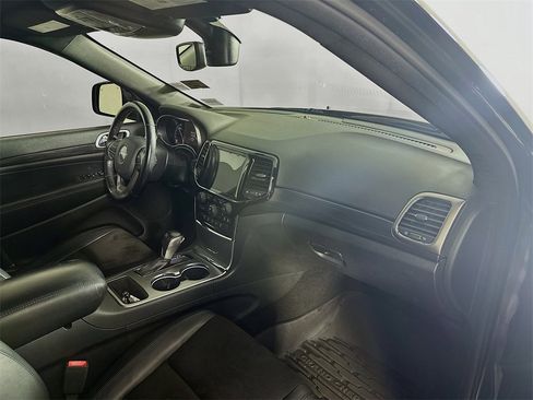 Used 2020 Jeep Grand Cherokee Altitude image 32