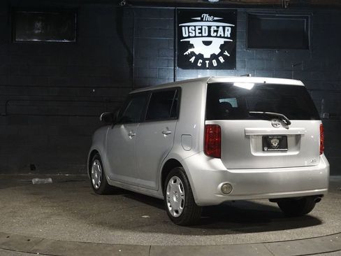 Used 2010 Scion xB image 3