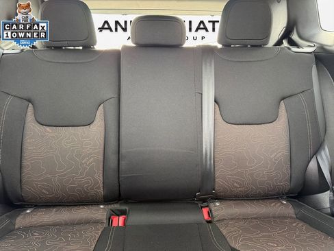 Certified 2023 Jeep Renegade Latitude image 16