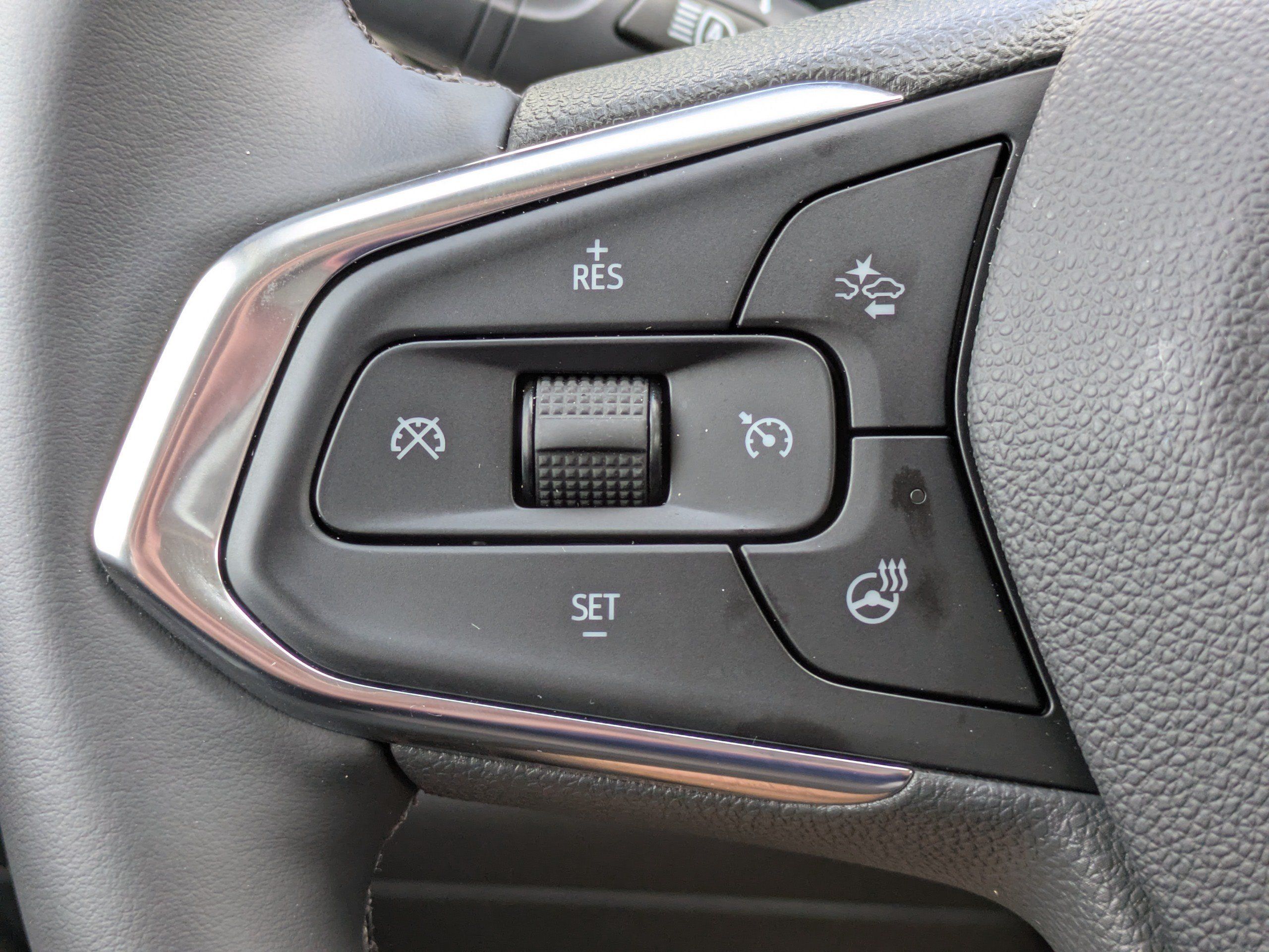 Used 2026 Chevrolet Trax ACTIV w/ Sunroof Package FWD image 24