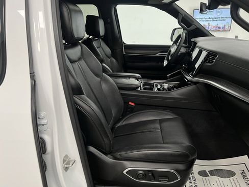 Used 2024 Jeep Wagoneer L Series II w/ Premium Group I image 64