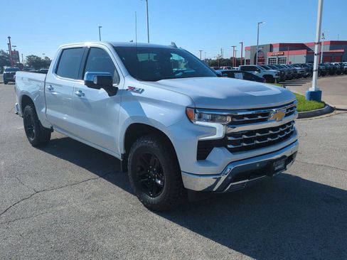Used 2024 Chevrolet Silverado 1500 LTZ AWD/4WD image 2