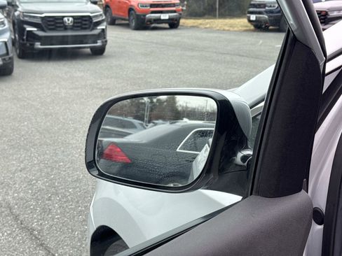 Used 2016 Kia Sedona SX image 18