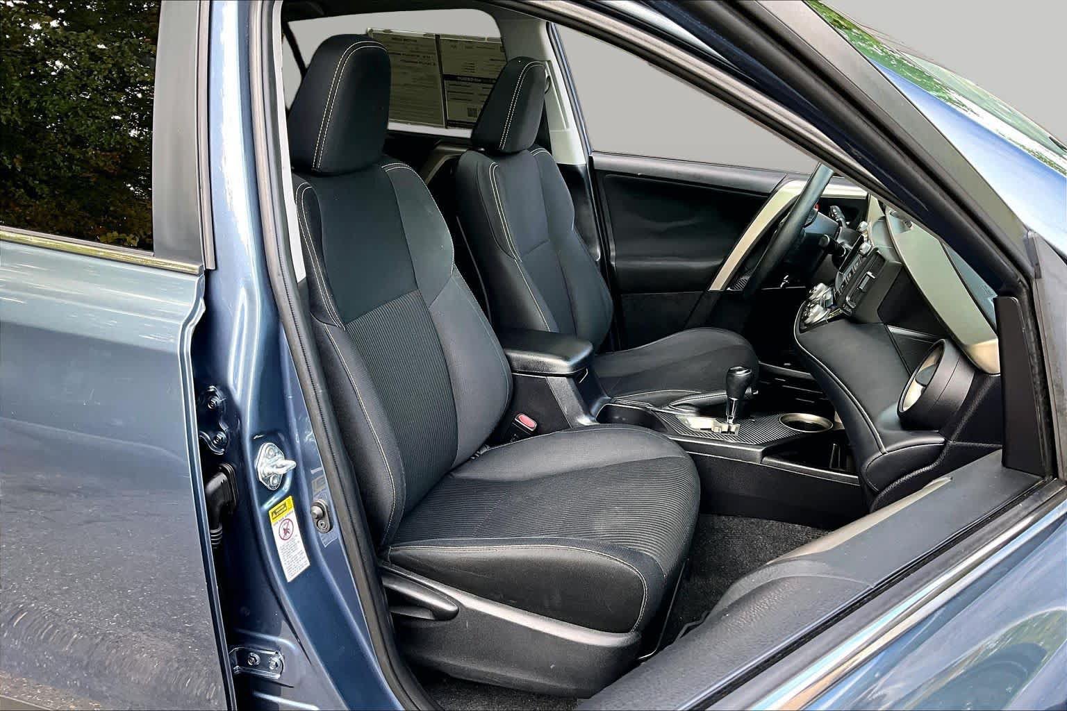 Used 2014 Toyota RAV4 XLE AWD/4WD image 8