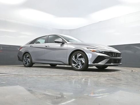 Used 2024 Hyundai Elantra Limited FWD image 48