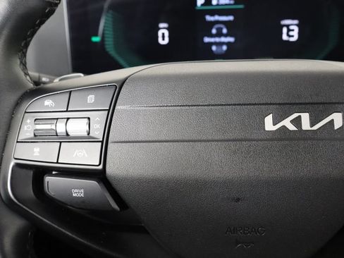 Used 2026 Kia Sportage LX FWD image 8