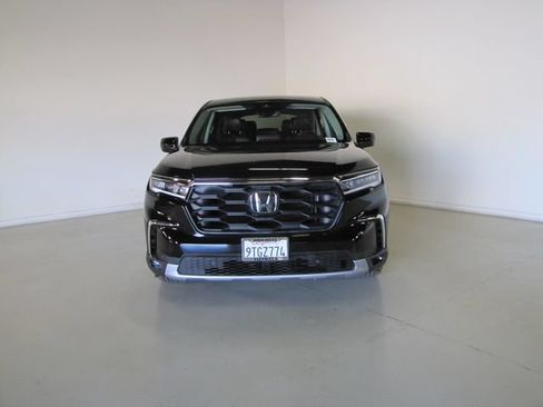 Certified 2025 Honda Pilot EX-L image 2