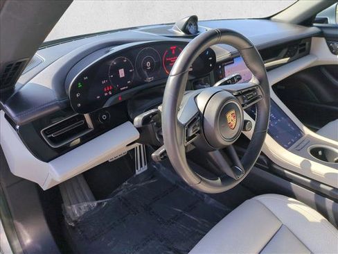Used 2023 Porsche Taycan 4S w/ Premium Package image 10