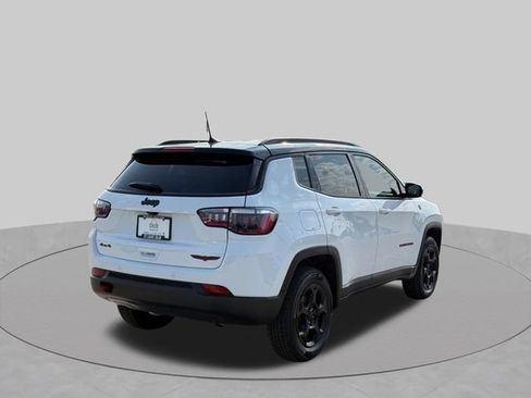 Used 2024 Jeep Compass Trailhawk AWD/4WD image 3