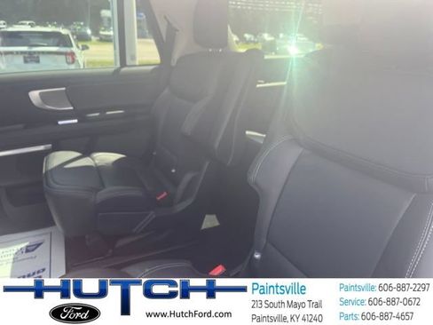 Used 2025 Ford Expedition Platinum AWD/4WD image 56