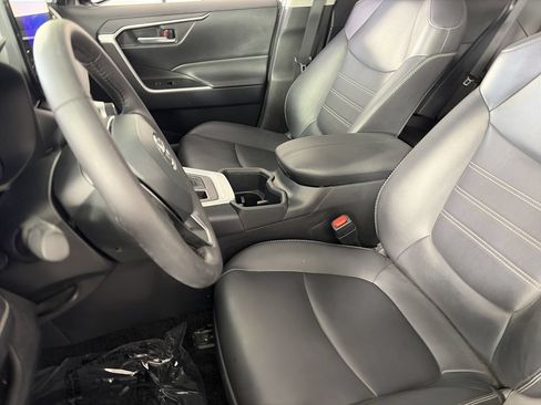 Used 2025 Toyota RAV4 XLE Premium w/ Weather Package AWD/4WD image 19