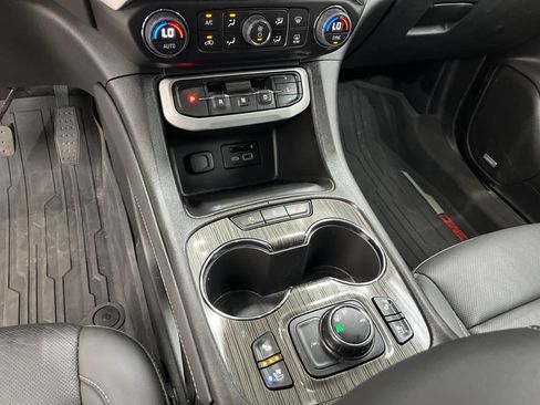 Used 2023 GMC Acadia SLT w/ Elevation Edition FWD image 26