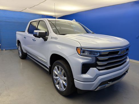 New 2026 Chevrolet Silverado 1500 High Country image 2