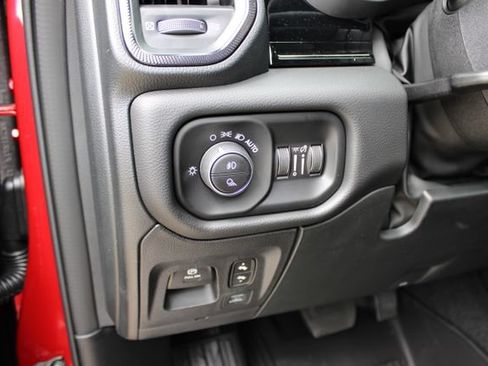 New 2026 RAM 1500 Laramie AWD/4WD image 32