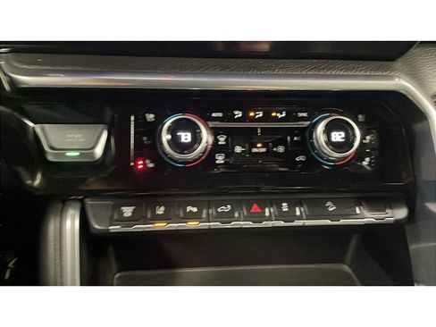 Used 2024 GMC Sierra 2500 Denali w/ Denali Reserve Package image 13