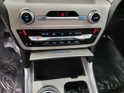 Used 2023 Ford Explorer XLT w/ Equipment Group 202A image 14