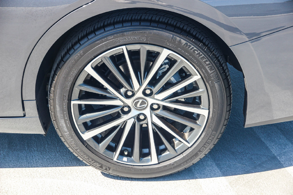 Certified 2025 Lexus ES 350 w/ Premium Package FWD image 12