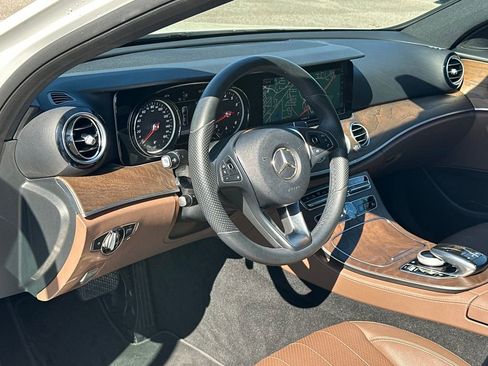 Used 2018 Mercedes-Benz E 400 4MATIC Sedan image 18