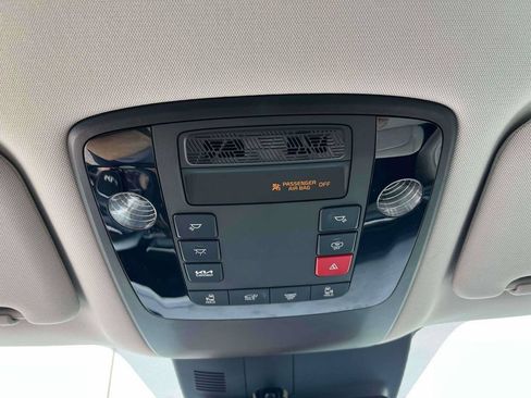 Used 2026 Kia Carnival EX FWD image 23