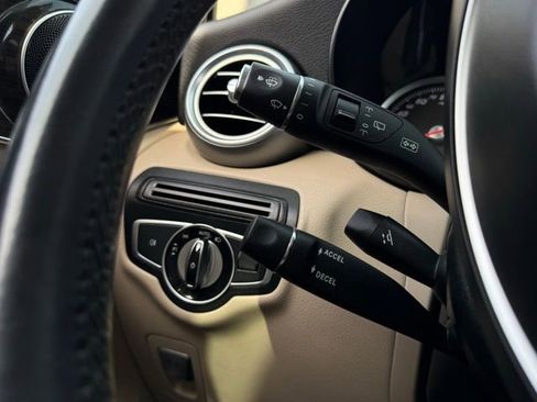 Used 2016 Mercedes-Benz GLC 300 4MATIC image 9