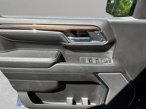 Used 2024 Chevrolet Silverado 1500 LT image 18