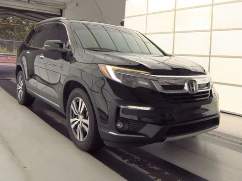 Used 2022 Honda Pilot Touring image 3