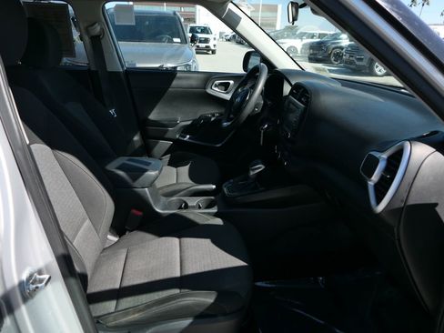 Used 2020 Kia Soul S image 27