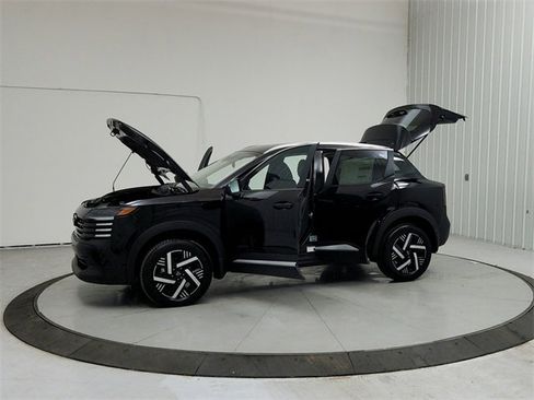 New 2026 Nissan Kicks SV image 11