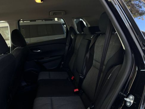 Used 2025 Nissan Rogue SV FWD image 28