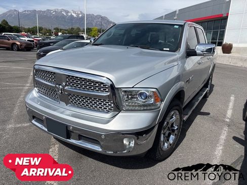 Used 2018 RAM 1500 Laramie w/ Convenience Group AWD/4WD image 2