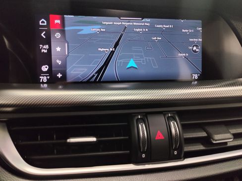 Used 2024 Alfa Romeo Stelvio Veloce image 8