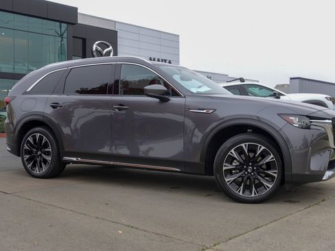 Certified 2024 MAZDA CX-90 Plug-In Hybrid w/ Premium Plus image 4