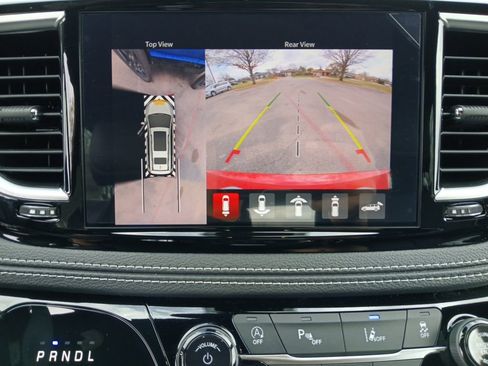 New 2026 Chrysler Pacifica Limited FWD image 9