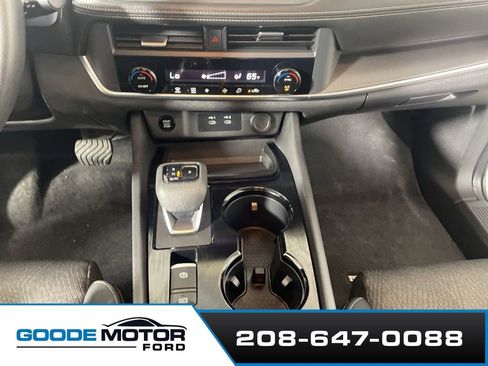 Used 2024 Nissan Rogue SV AWD/4WD image 17