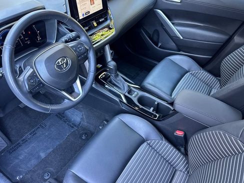 Used 2023 Toyota Corolla Cross AWD Hybrid w/ Convenience Package image 9