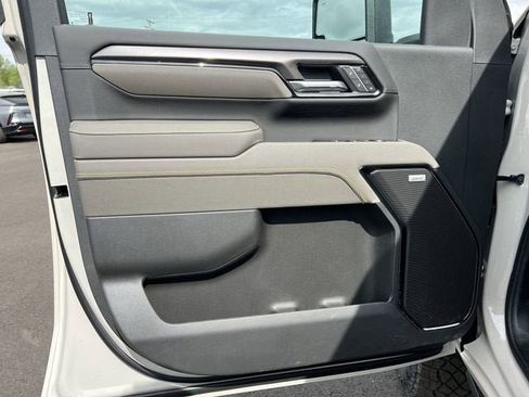 New 2026 Chevrolet Silverado 2500 ZR2 AWD/4WD image 23
